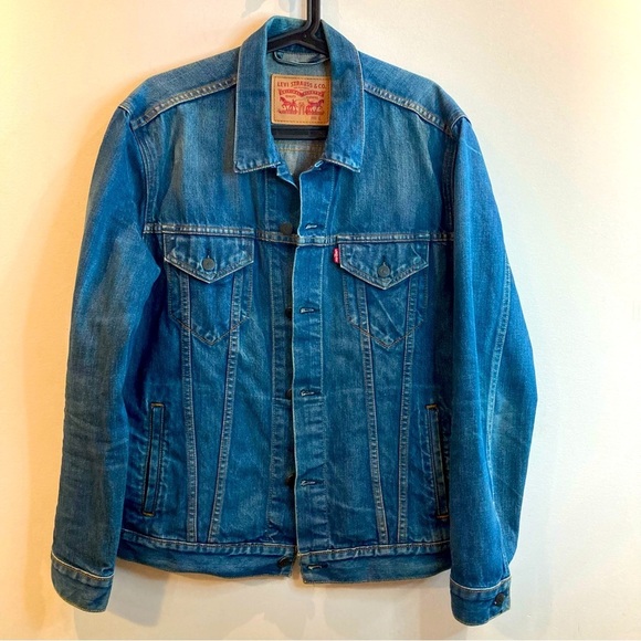 LEVI’S Sz L Classic Trucker Many Pockets Button Denim Jean Jacket - Picture 1 of 12